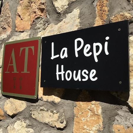 La Pepi House Hotel Arcones Exterior photo